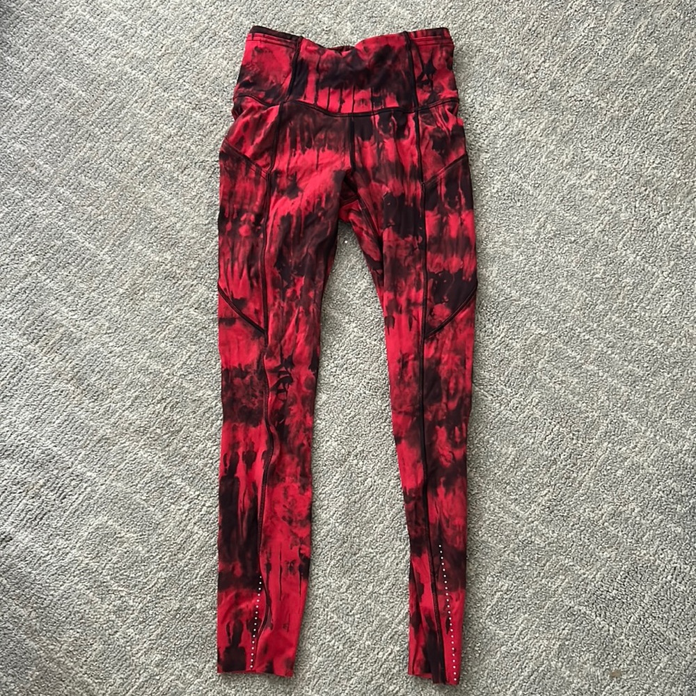 Lululemon red and black leggings, Swift speed 25”, size 2